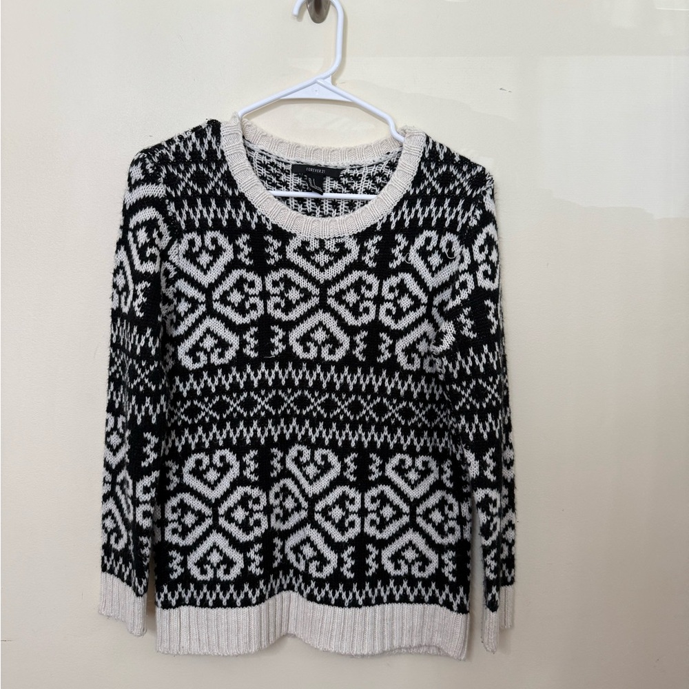 Forever 21 Black and White Geometric Sweater